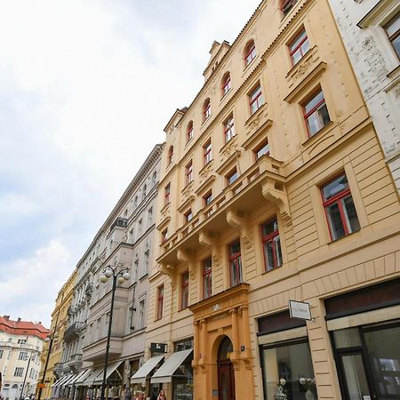 Stunning Charles Bridge Apartment Прага Екстер'єр фото